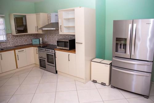 ห้องครัว, A home away from home in ซิกนัลฮิลล์