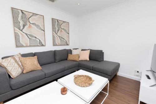 Elsie - City Living in a Big Home - Just book it photo 4