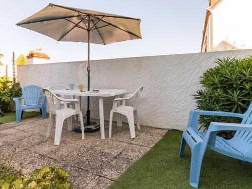 Gîte Saint-Malo-de-Guersac, 2 pièces, 2 personnes - FR-1-306-1001 (Gite Authentique en Plein Cœur du Parc de la Briere, Proche Marais, Terrasse Sud, Tout Equipe - FR-1) in ตริญัก