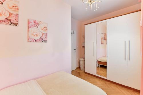 Two-Bedroom Apartment with Terrace image 10
