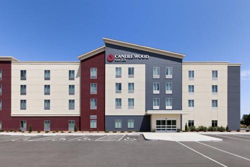 . Candlewood Suites McPherson by IHG