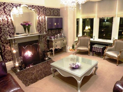 Shelbourne House - Accommodation - Harrogate