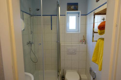 Single Room image 7