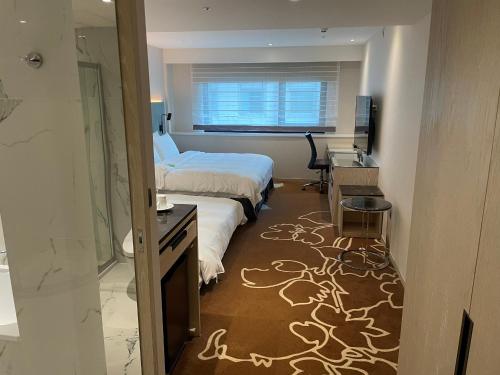 room detail thumbnail 1