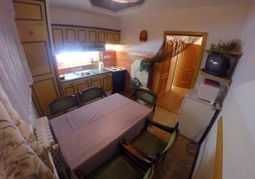 virtuve, Apartment Gebrt in Rokitņica nad Jizerou