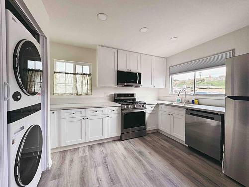 Kitchen, Sunny Retreat HUGE Single Level Home with large yard in Clairemont Mesa East