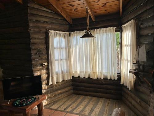 Cabaña Ari (Cabana Ari) in Villa Lago Azul