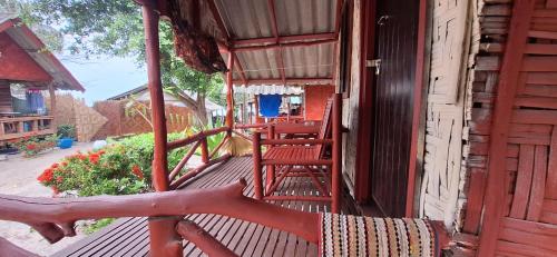 Bungalow with Fan image 5