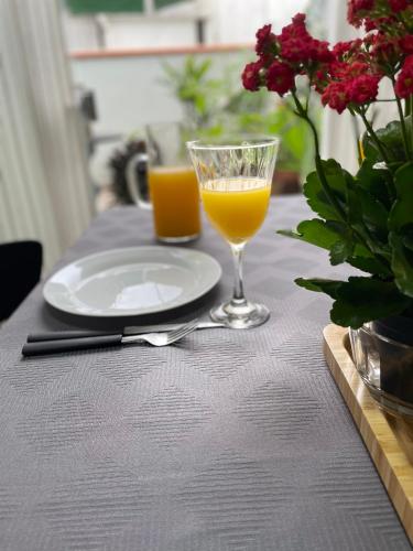 Apto novo, 2 quartos a 5min da Vila Germânica, com ar e garagem (Apto novo, 2 quartos a 5min da Vila Germanica, com ar e garagem) in เฟลยา