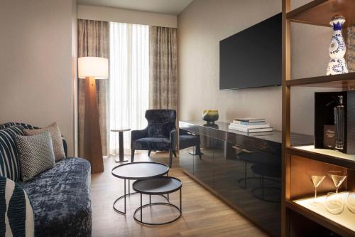 King Room image 3