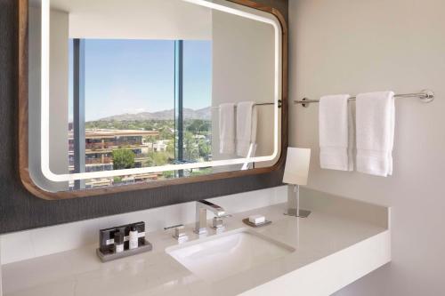 King Studio Suite - Mountain View image 3