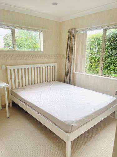 Parkside Pleasure Apartment with Bathroom& Dining, Окленд (фото 5)