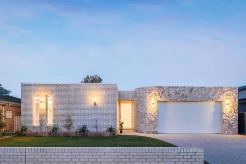 Modern Beach Haven with Hot tub and Sauna
