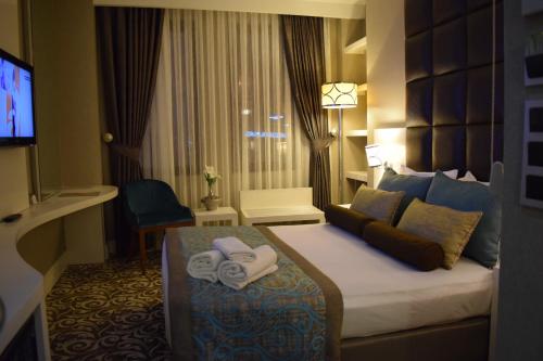 Standard Double or Twin Room image 10