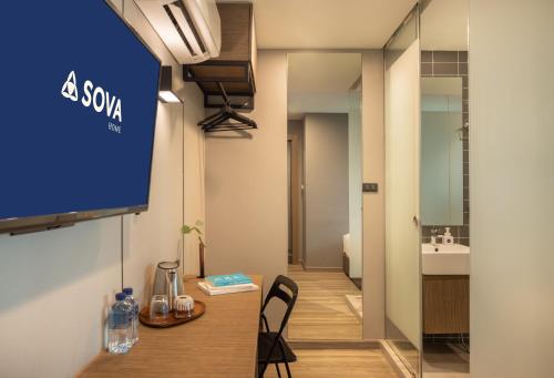 ห้องน้ำ, โรงแรมโซว่า กรุงเทพฯ (Sova Hotel Bangkok) near สถานีรถไฟฟ้าใต้ดินศูนย์การประชุมแห่งชาติสิริกิติ์