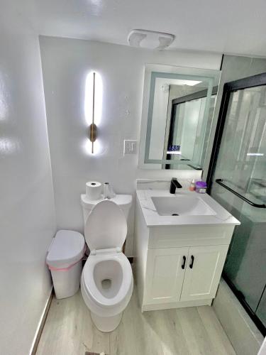 Private Room Near Airport D7 in Misisauga