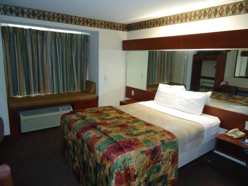 Golden Isles Inn & Suites Brunswick South – Brunswick, GA