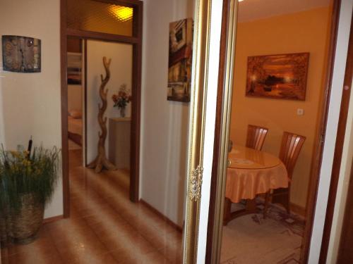 Cool Apartment - image 5
