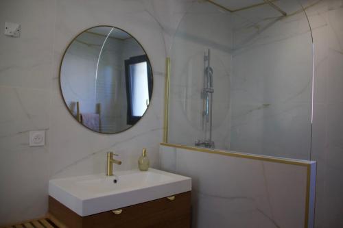 Badkamer, Villa Luberon 3ch piscine jardin parking in Saignon