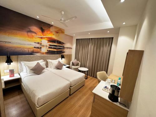 Deluxe Twin Room image 2