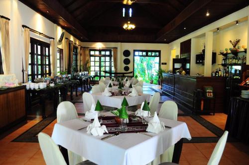 Restaurant, Santi Resort & Spa in Phoumok Road
