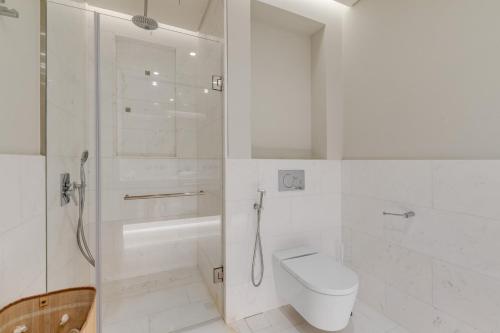 Luxury Palm Tower Studio Apartments with Pool and Fantastic Sea View, Dubai (photo 8)