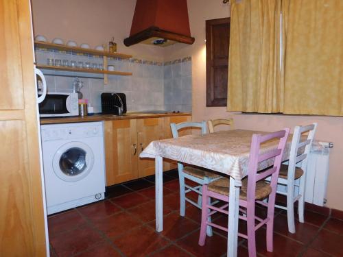 Konyha, Casa Rurales Cimera y Brincalobitos in Hoyos del Espino