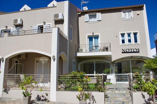 Exterior view, Notos Luxury Studios in Katelios