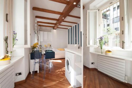 Montenapoleone Suite in the heart of Milan - Best Location Possible, Милан