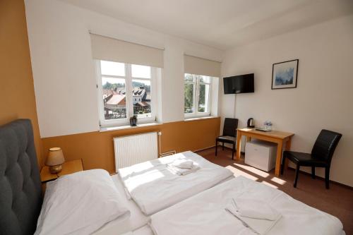 1 queen bed