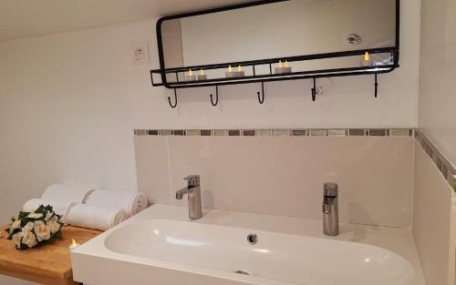 Fürdőszoba, Maison Centre ville avec Jacuzzi in La Teste-De-Buch