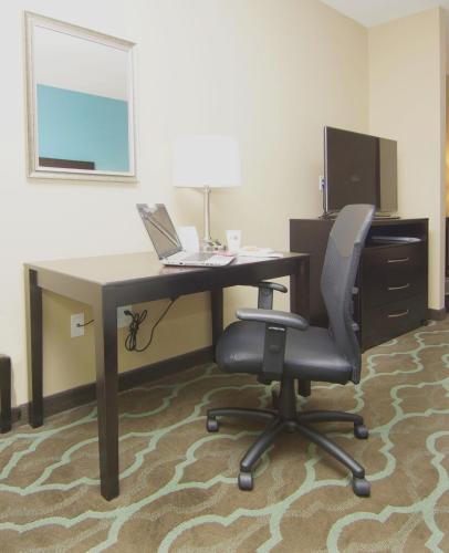 Holiday Inn Express Hotels & Suites Cuero, an IHG Hotel