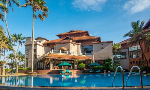 โรงแรมรอยัล ปาล์ม บีช (Royal Palms Beach Hotel) in วัดดูวา