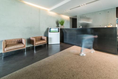 D-Hotel - main image