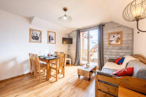 Two-Bedroom Deluxe Apartment with Balcony