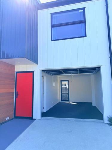 Tranquil 3 Bed Minutes To CBD And Arena, Sleeps 7 in Addington