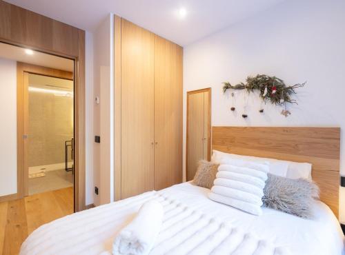 Isard Homes by Select Rentals Isard Homes by Select Rentals