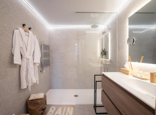 Isard Homes by Select Rentals Isard Homes by Select Rentals