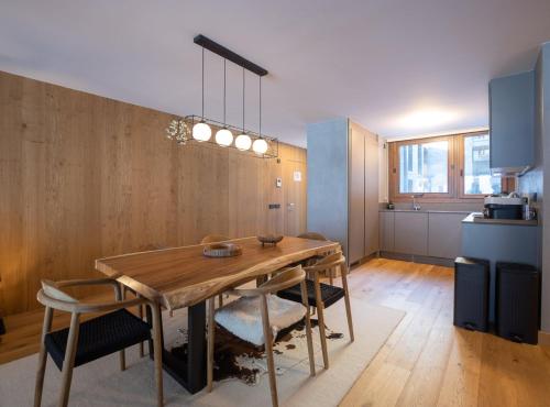 Isard Homes by Select Rentals Isard Homes by Select Rentals