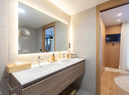 Isard Homes by Select Rentals Isard Homes by Select Rentals