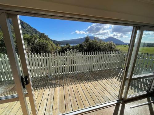 Lake Kaniere Lodge in Kokatahi