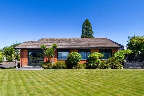 Exterior view, Families and Groups, Chch Airport, Spa Pool in Christchurch Airport