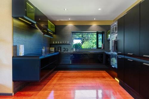 Facilities, Families and Groups, Chch Airport, Spa Pool in Christchurch Airport