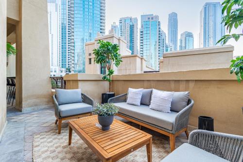 Upgraded 1BR Retreat with Iconic Burj Khalifa Views - image 9