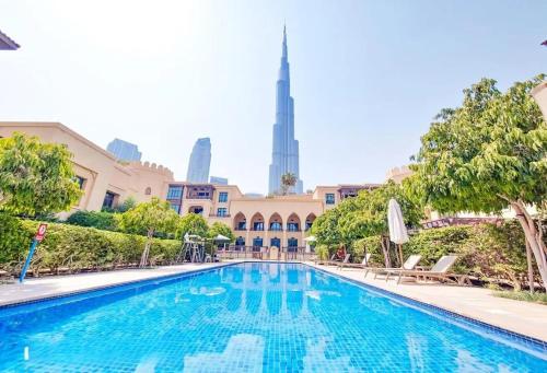 Upgraded 1BR Retreat with Iconic Burj Khalifa Views, Дубай (фото 3)