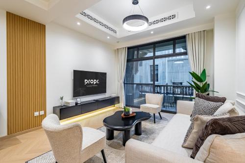 Upgraded 1BR Retreat with Iconic Burj Khalifa Views - image 11