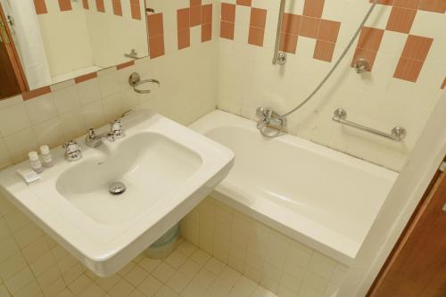 Nice one bedroom in historical building 4