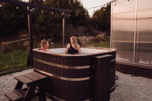 Dārzs, Domki na Kaszubach - Chabry i Rumianki - Roztoka, Przywidz - Basen Sauna Jacuzzi KASZUBY in Przywidz