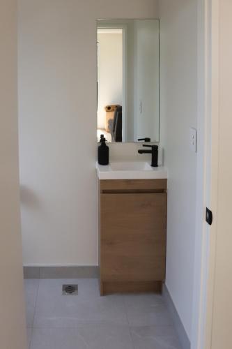 Large Bedroom with Private Bathroom Plus Shared Kitchen and Amenities, Auckland (foto 8)