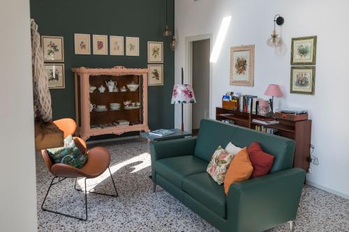 ห้องส่วนกลางสำหรับนั่งเล่น/ดูทีวี, Saranto, Maison du Charme - La Tua Oasi nel Verde dell'Emilia in คาร์ปี